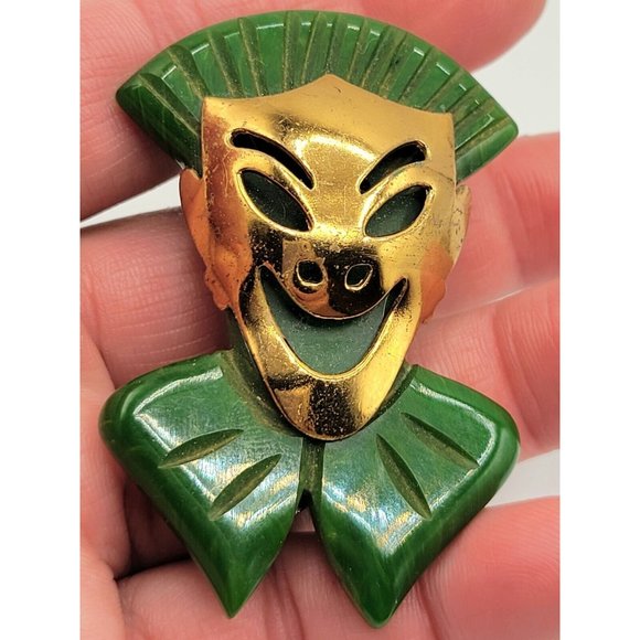 Art Deco Carved Clown Jester Bakelite Dress Clip (A6) - Picture 3 of 5